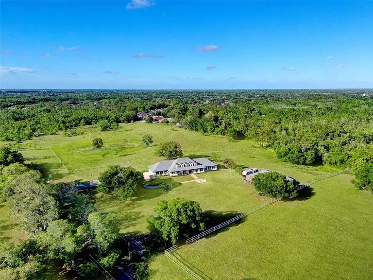 5750 OAK HOLLOW LN — photo 3