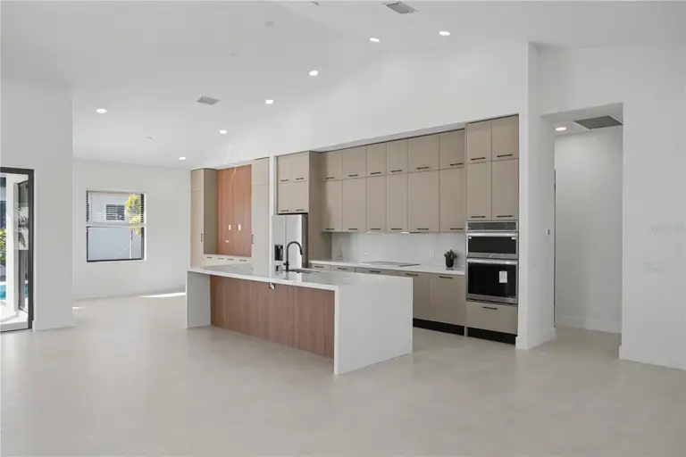 14687 LILLIAN CIR — photo 3