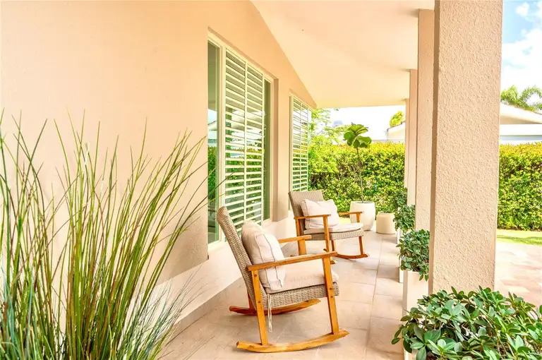302 CAMINO DE LOS CEDROS — photo 3