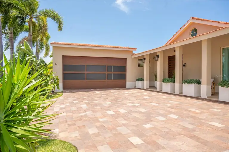 302 CAMINO DE LOS CEDROS — photo 4
