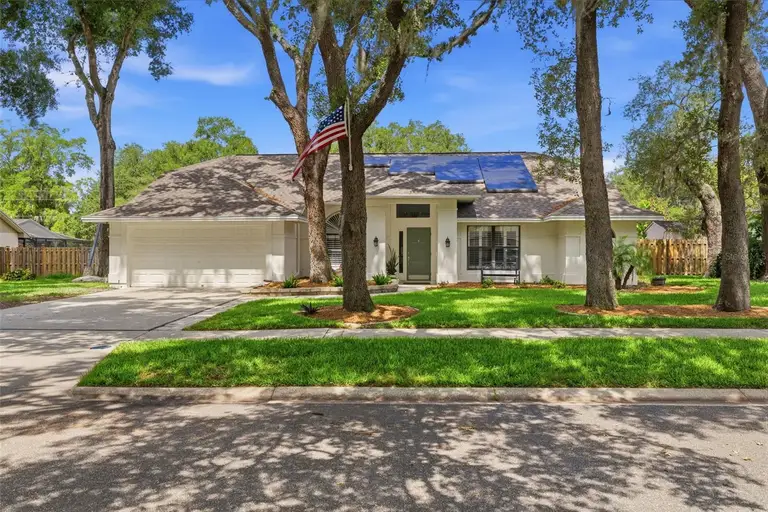 1521 WATERWOOD DR — photo 2