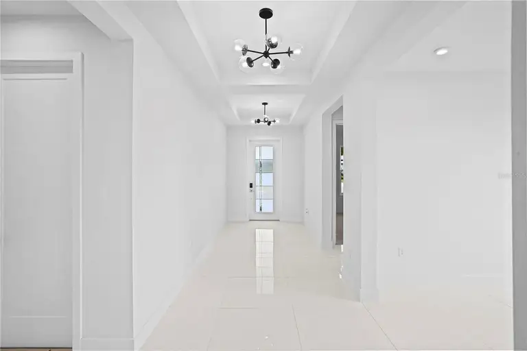 442 TURIN WAY — photo 5