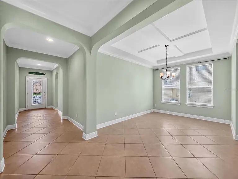 2062 REDBAY AVE — photo 4