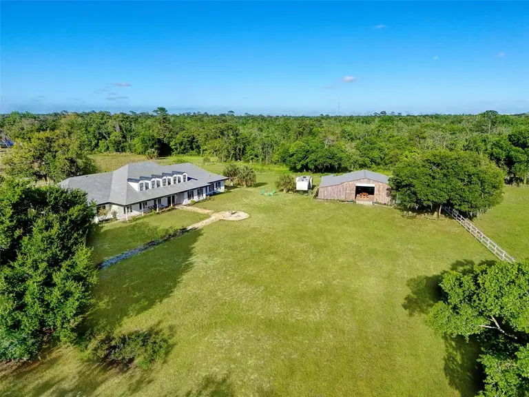 5750 OAK HOLLOW LN — photo 4
