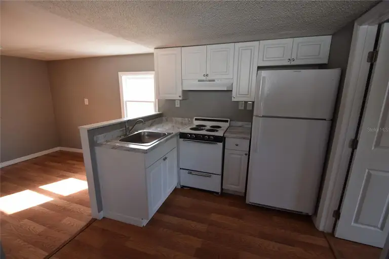 1060 E WABASH ST #1060 1/2 — photo 3