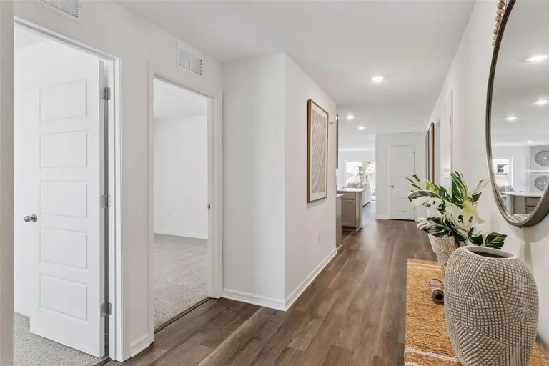 742 GREENWAY BLVD — photo 3