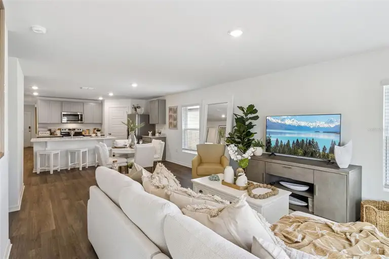 742 GREENWAY BLVD — photo 4