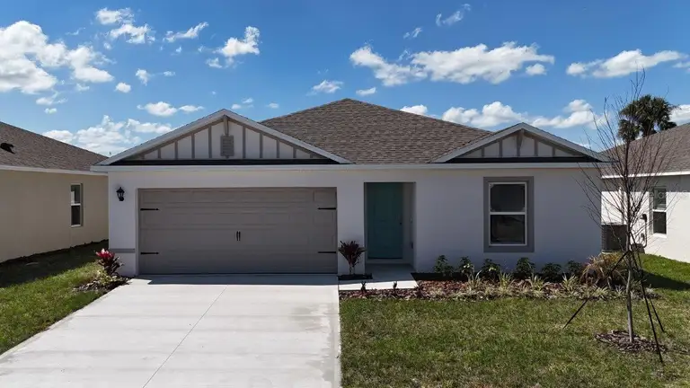 738 GREENWAY BLVD