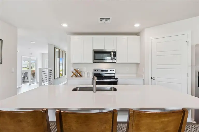 738 GREENWAY BLVD — photo 5