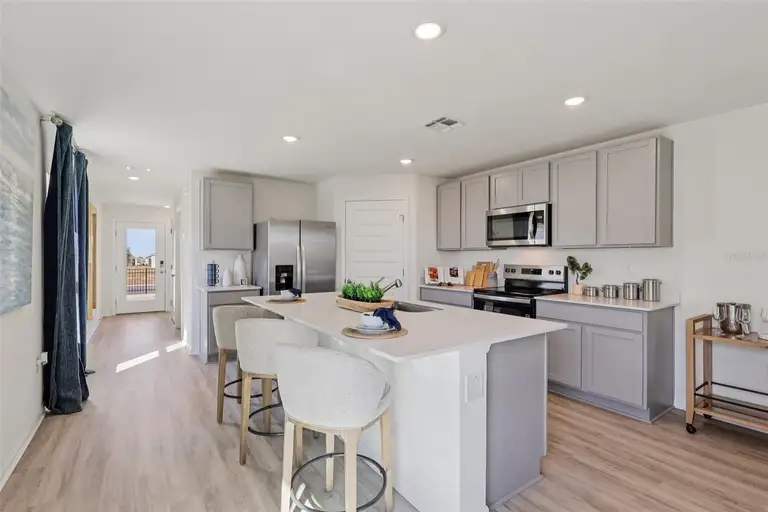 1522 LAS PALMAS ST — photo 3