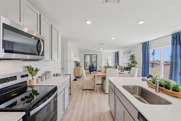 1522 LAS PALMAS ST — photo 4