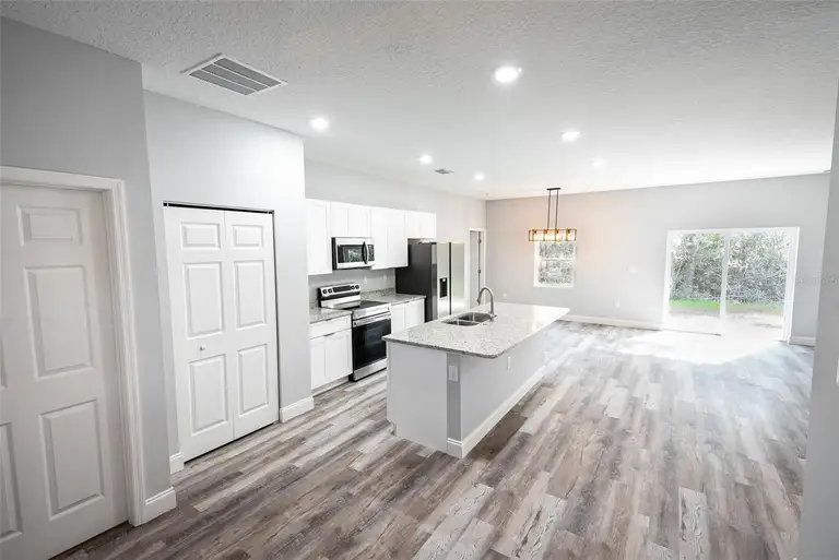 2642 MAGNOLIA CIR — photo 3