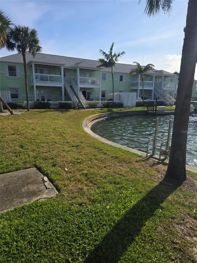 5231 BEACH DR SE #A — photo 2