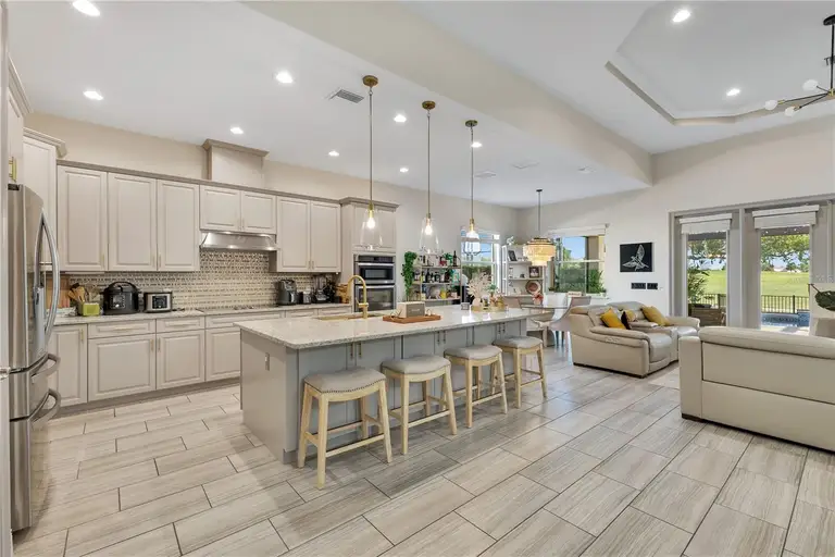 10720 GAWSWORTH PT — photo 3