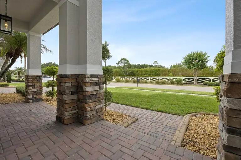 1812 LAKE ROBERTS LANDING DR — photo 2