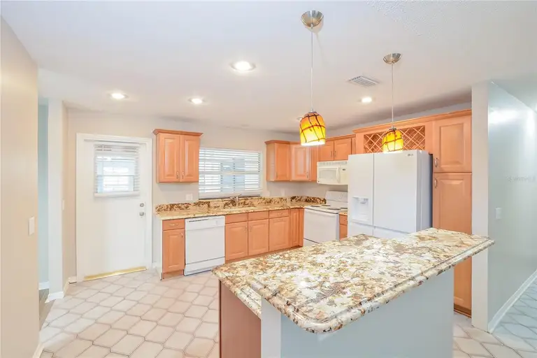 8873 ASPEN AVE — photo 4