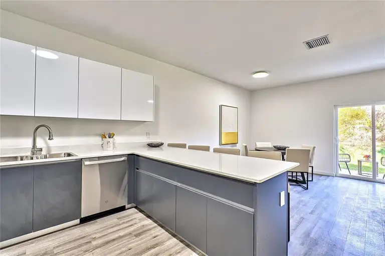 1595 NW 29TH RD #3 — photo 4