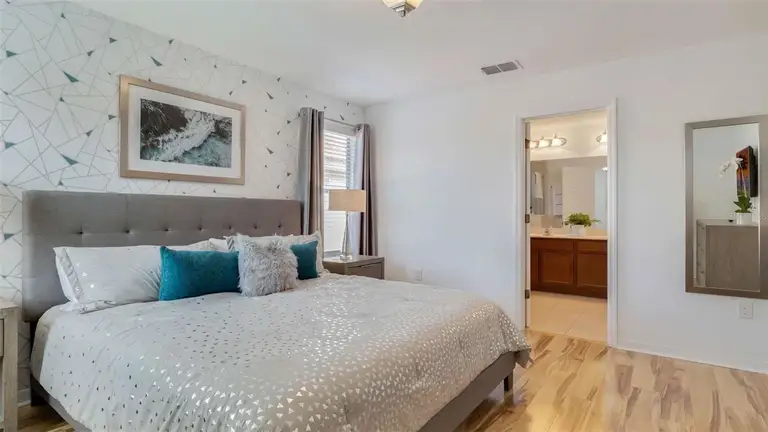430 LAS FUENTES DR — photo 2