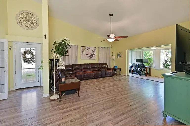 4427 MURFIELD DR E — photo 5