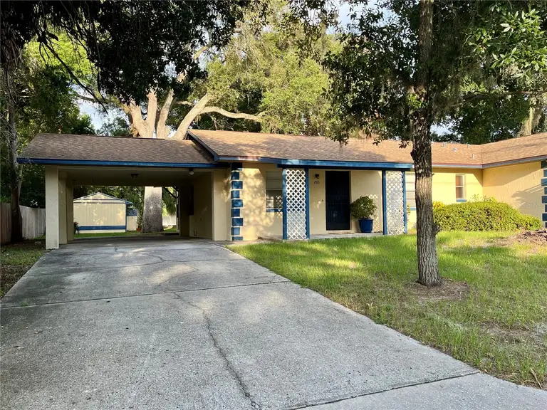 705 BAYOU AVE — photo 2