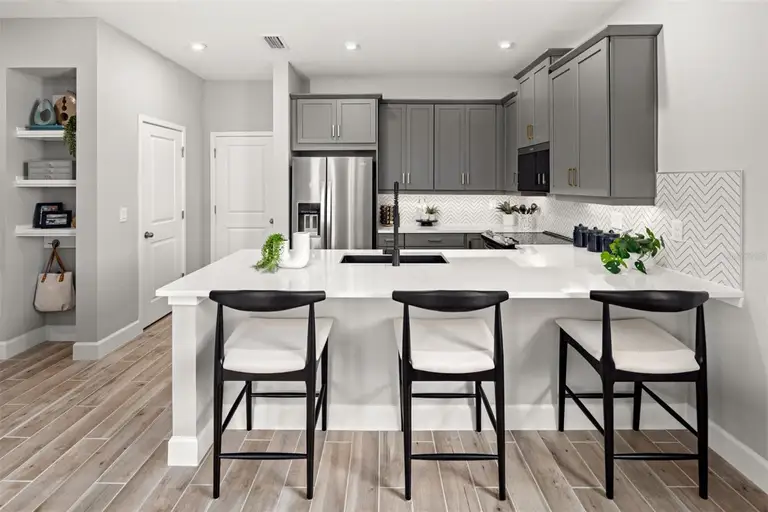 5100 GREENSHADE GROVE AVE — photo 5