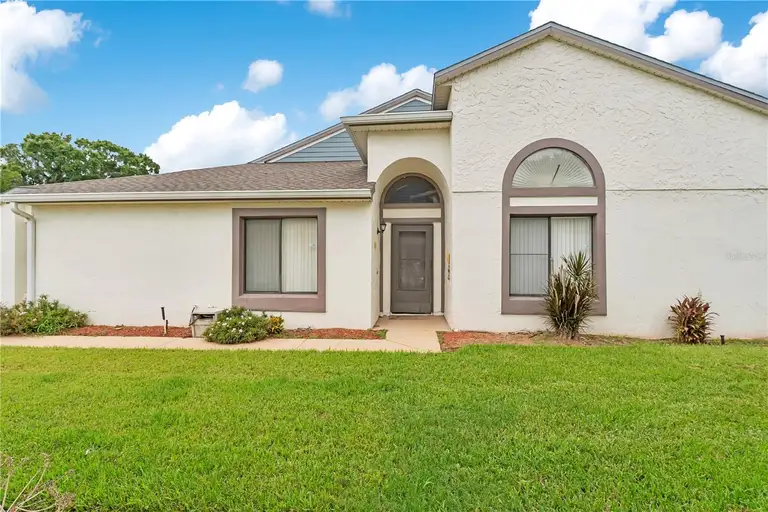 112 LAKEPOINTE CIR — photo 3