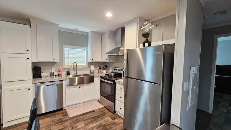 1831 RUBY ST — photo 2