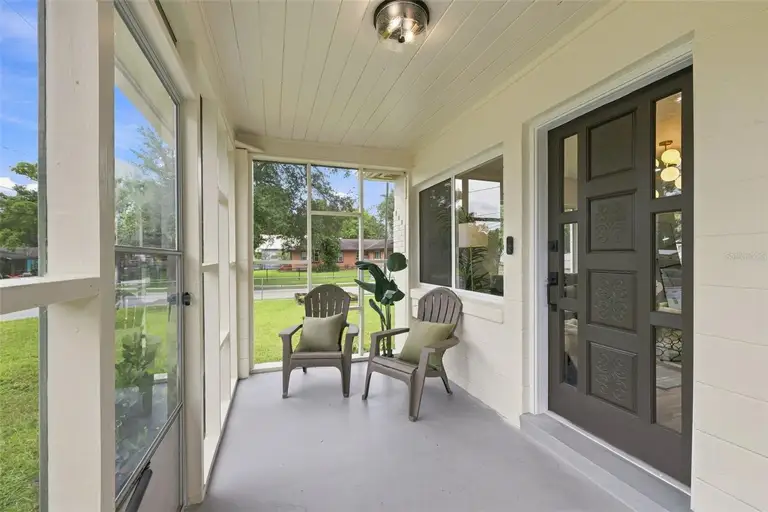 1825 E HANNA AVE — photo 3