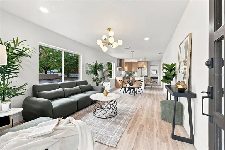 1825 E HANNA AVE — photo 4