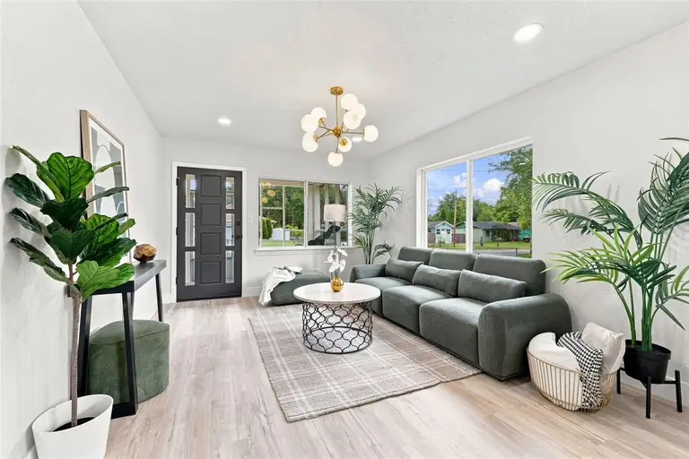 1825 E HANNA AVE — photo 5