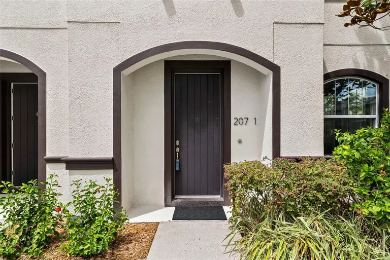 207 S MOODY AVE #A — photo 2