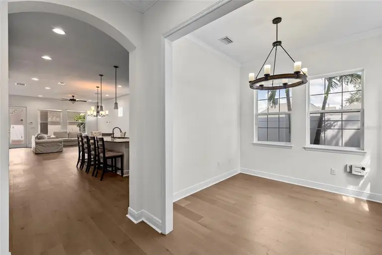 207 S MOODY AVE #A — photo 4