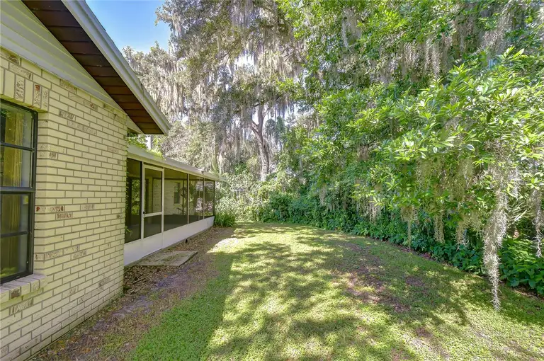 716 WESTWOOD DR — photo 2