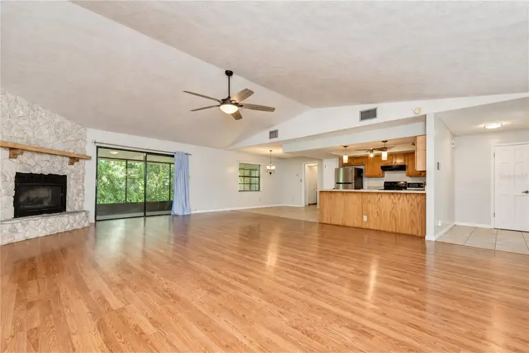 716 WESTWOOD DR — photo 4