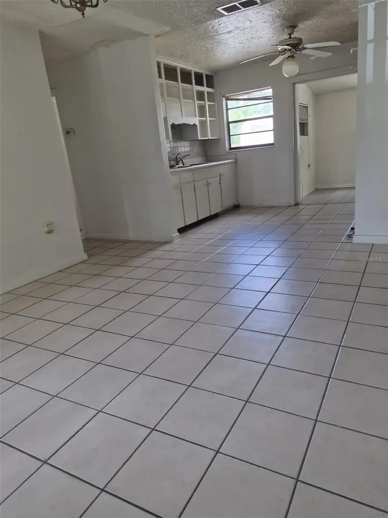 1230 ROWELL ST — photo 2