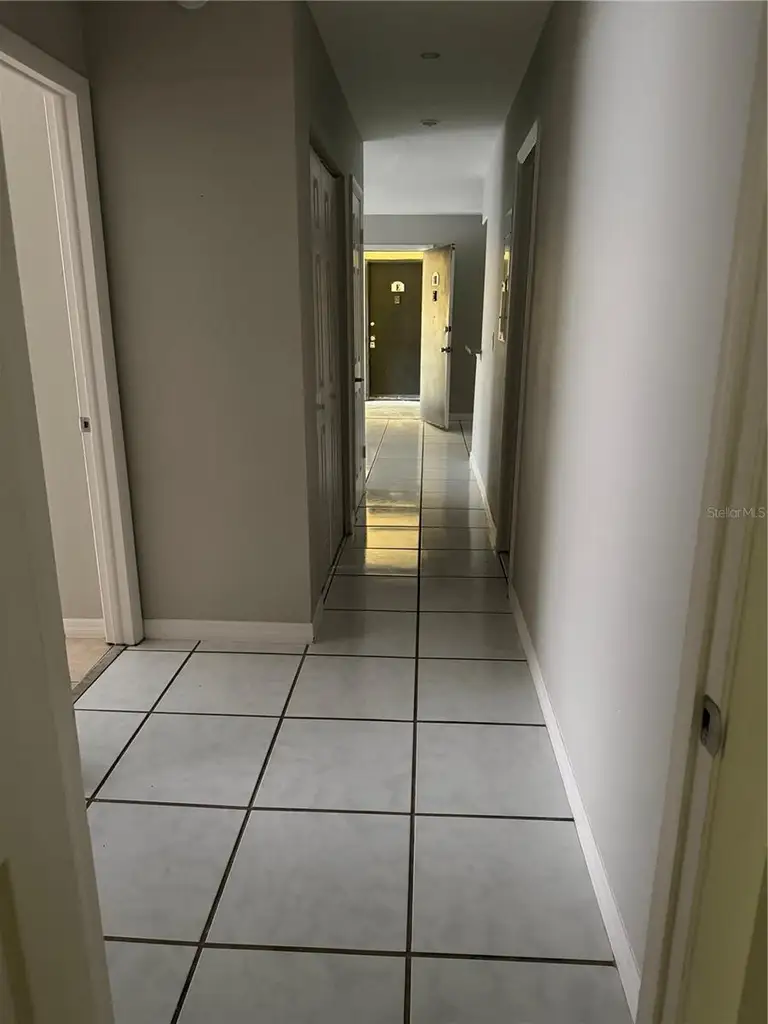 916 LAKE DESTINY RD #H — photo 2