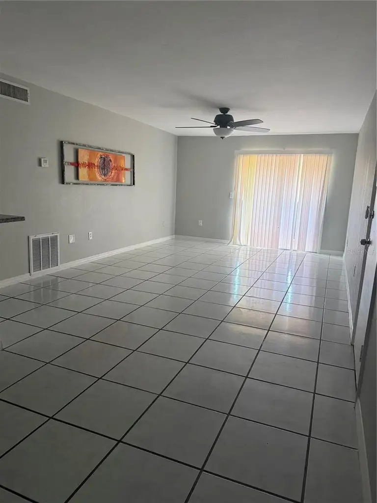 916 LAKE DESTINY RD #H — photo 3