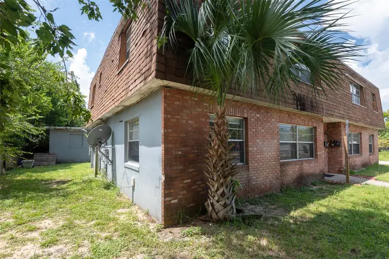 656 WILLIAMSBURG DR — photo 4