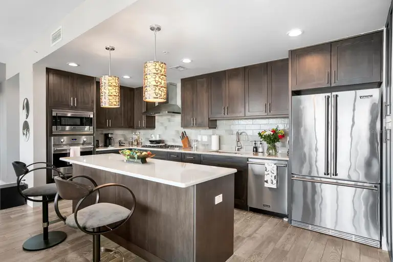 176 4TH AVE NE #1002 — photo 2