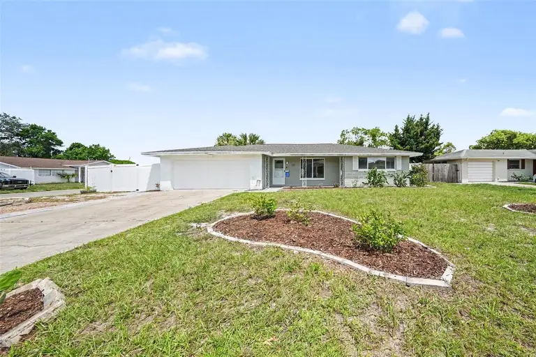 7815 MONARDA DR — photo 2