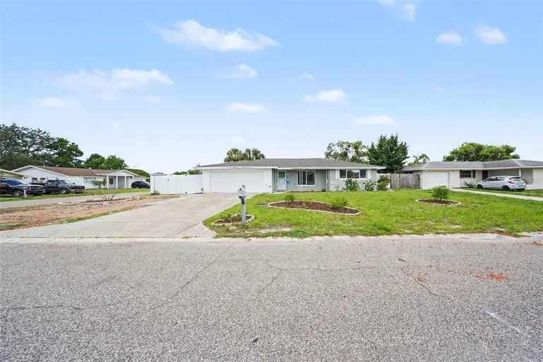 7815 MONARDA DR — photo 3